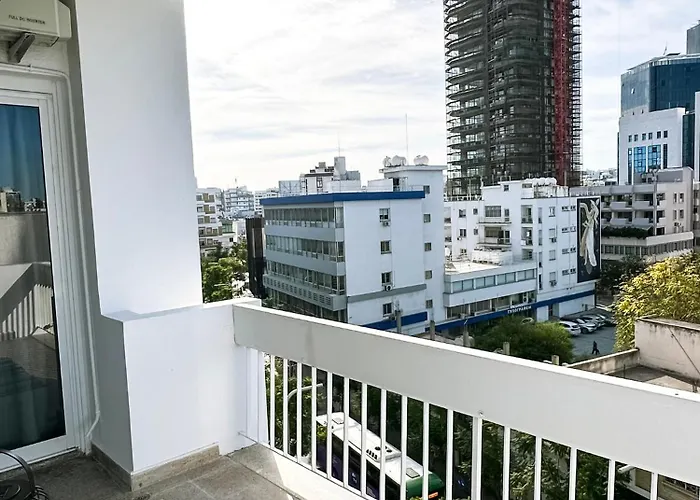 Center 1bdr Apartment *