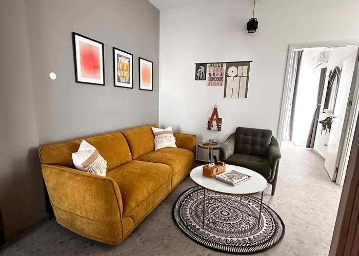 Center 1bdr Apartment *