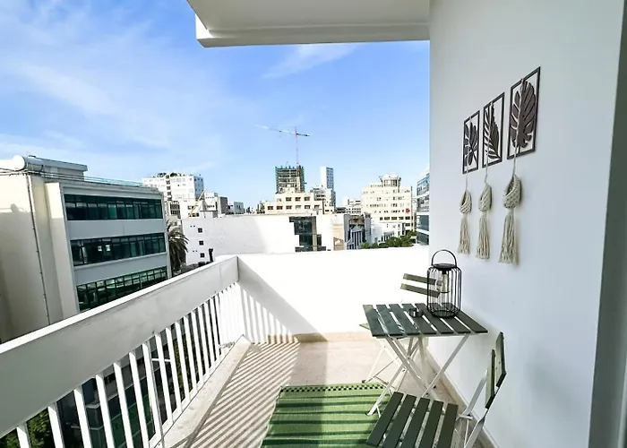 Center 1bdr Apartment *